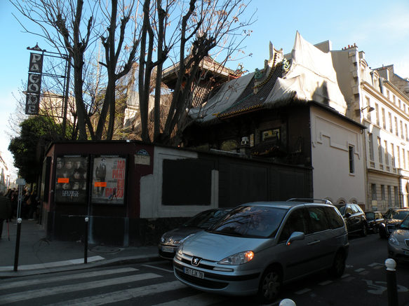 cinéma La Pagode, rue de Babylone